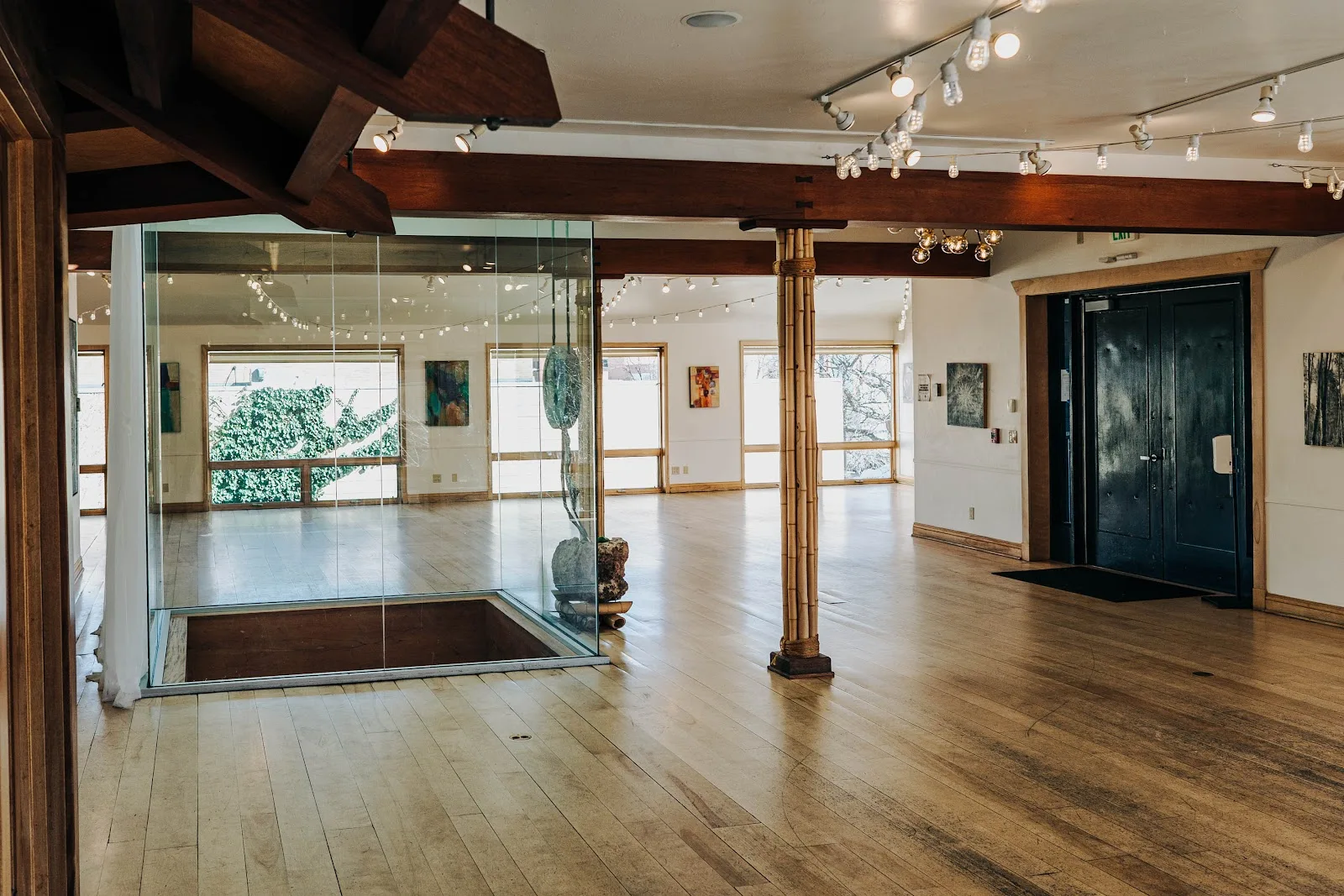 Rembrandt Yard gallery space, view 12